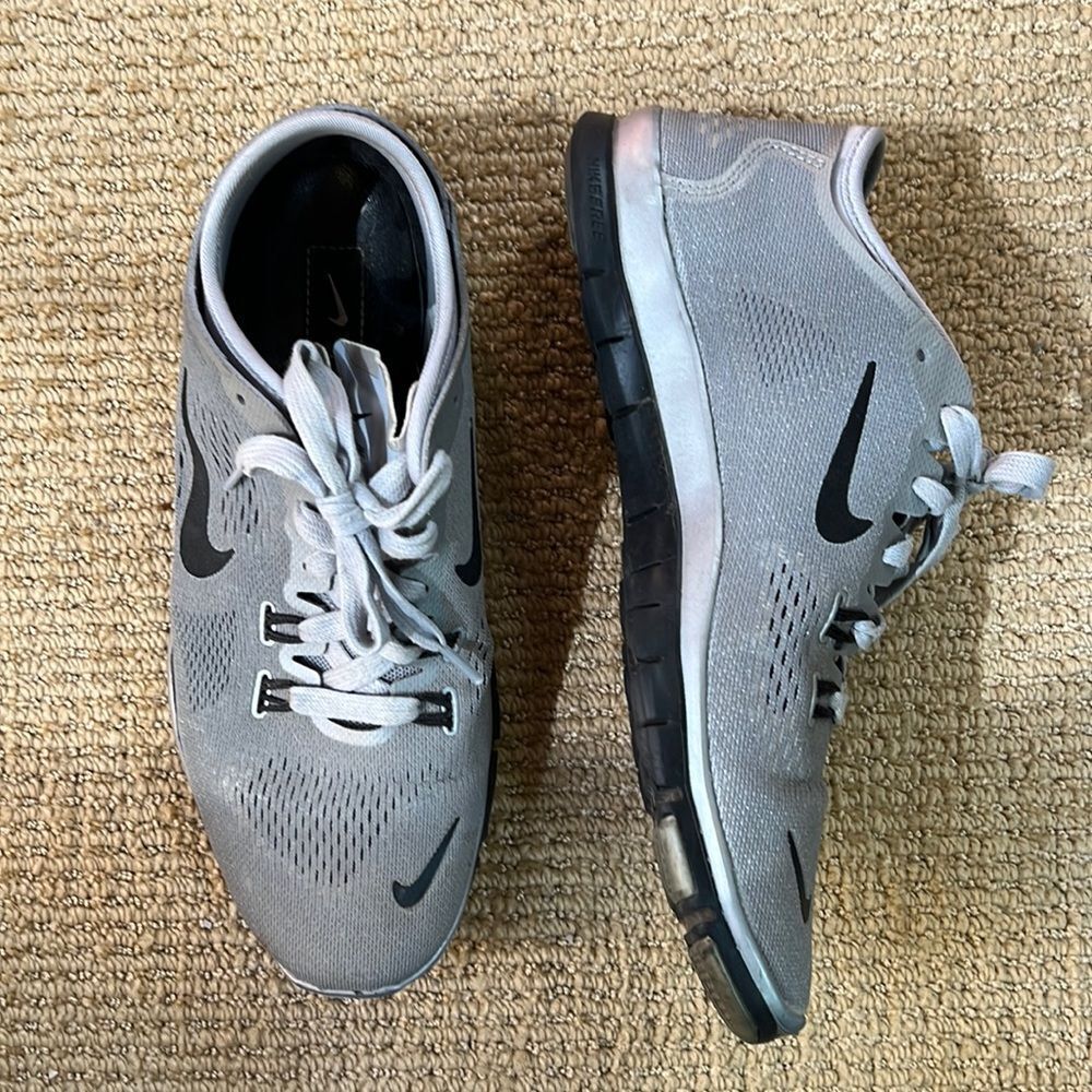 Retro (2014) Nike Free TR Fit 4 sneakers; Women’s 7.5